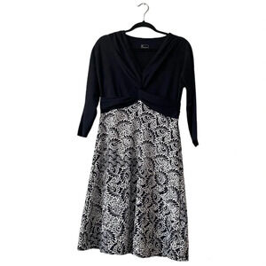 Title Nine Black Paisley Twist Front Knot 3/4 Sleeves
Knit Dress Size M Hiking